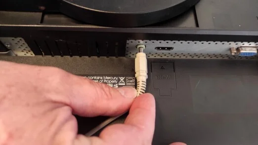 Le Crystal Cube par Cédric Cherotzky connexion du son à l'écran générique (non LCC)